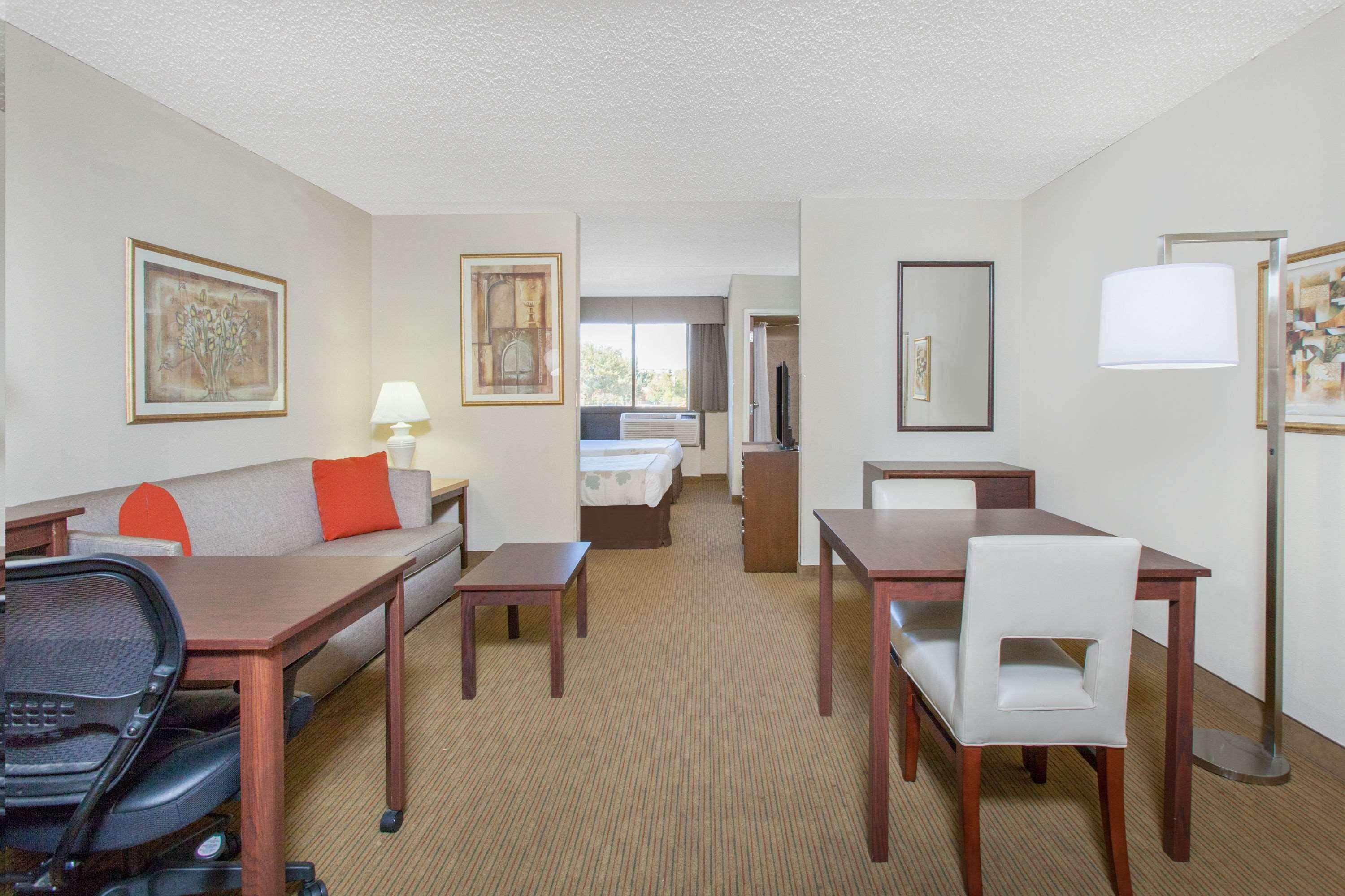 Hawthorn Midwest 3*