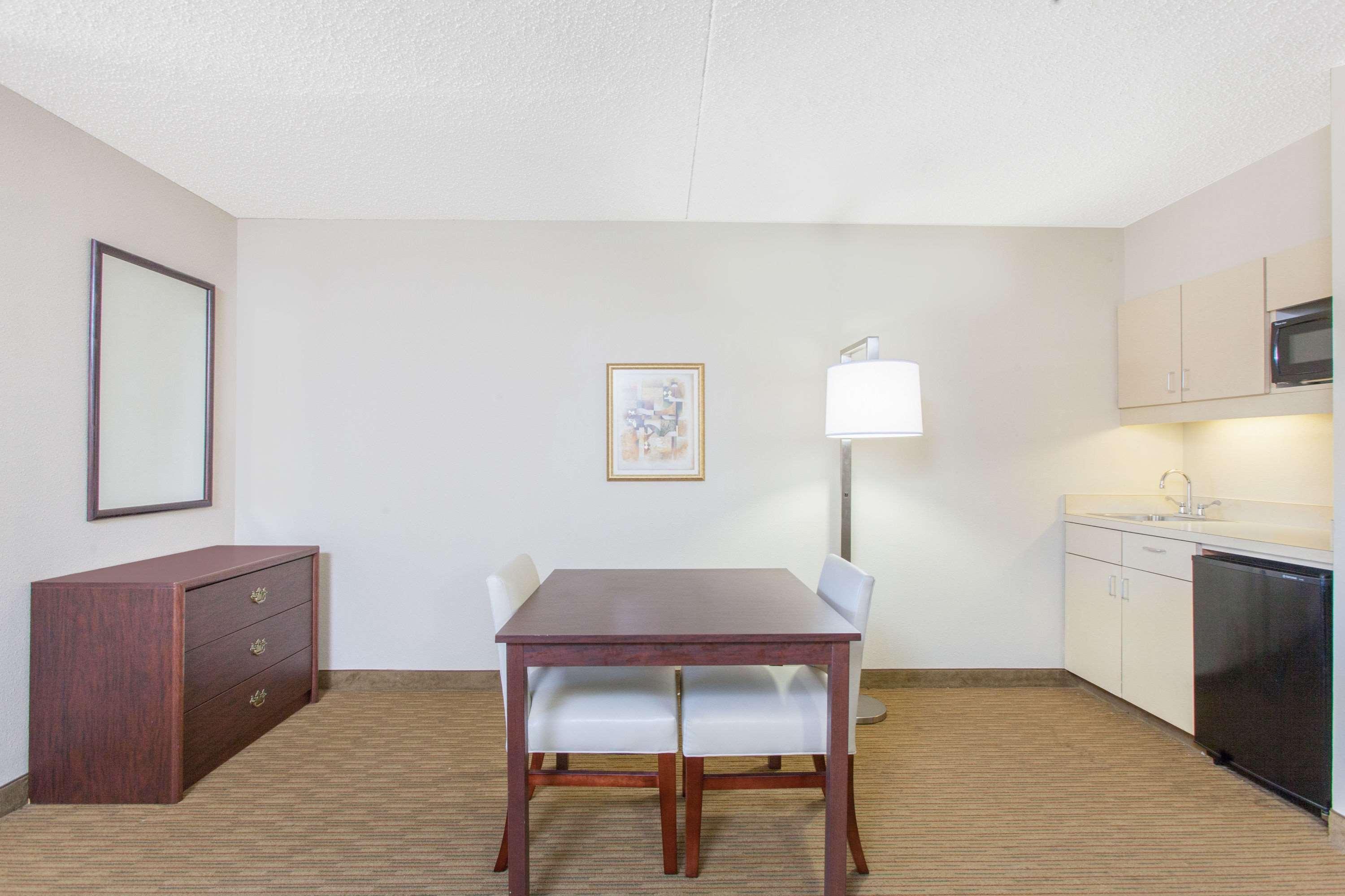 Hawthorn Midwest Hotel Midwest City