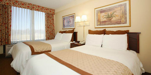 Hawthorn Midwest Hotel